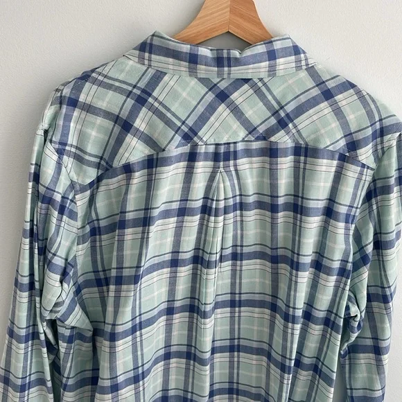 Vineyard Vines plaid flannel button down - Picture 3 of 4